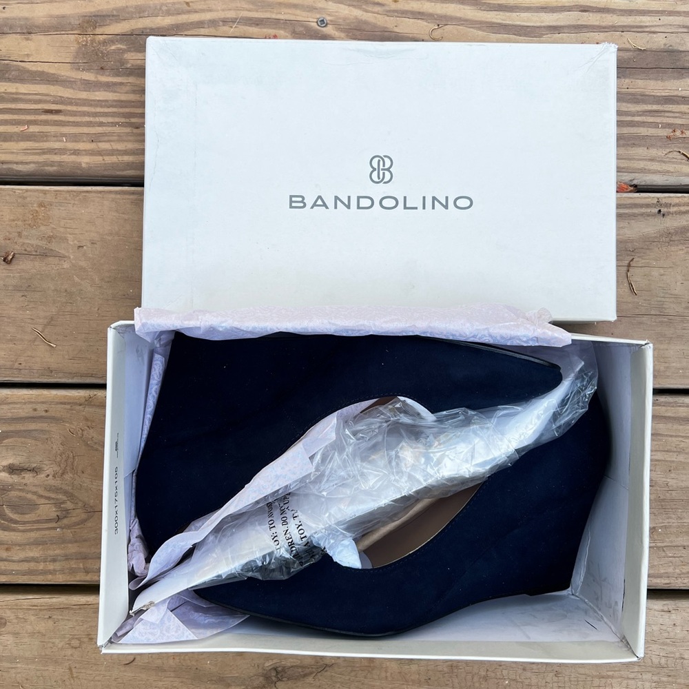 Bandolino Navy Suede Heels